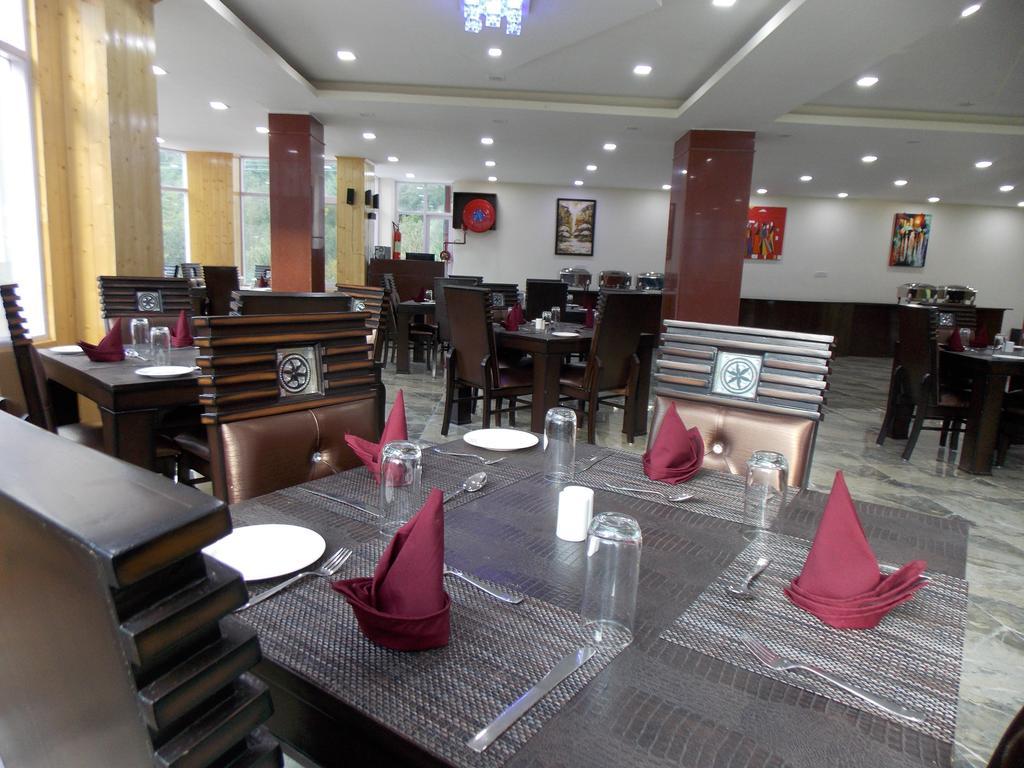 Adb Rooms Snow Touch Resort Manāli Exterior foto